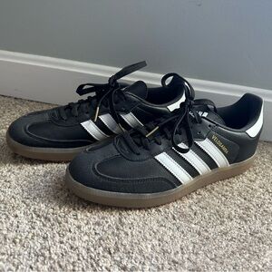 Adidas VeloSamba black & white leather shoes - size 8M/9.5W